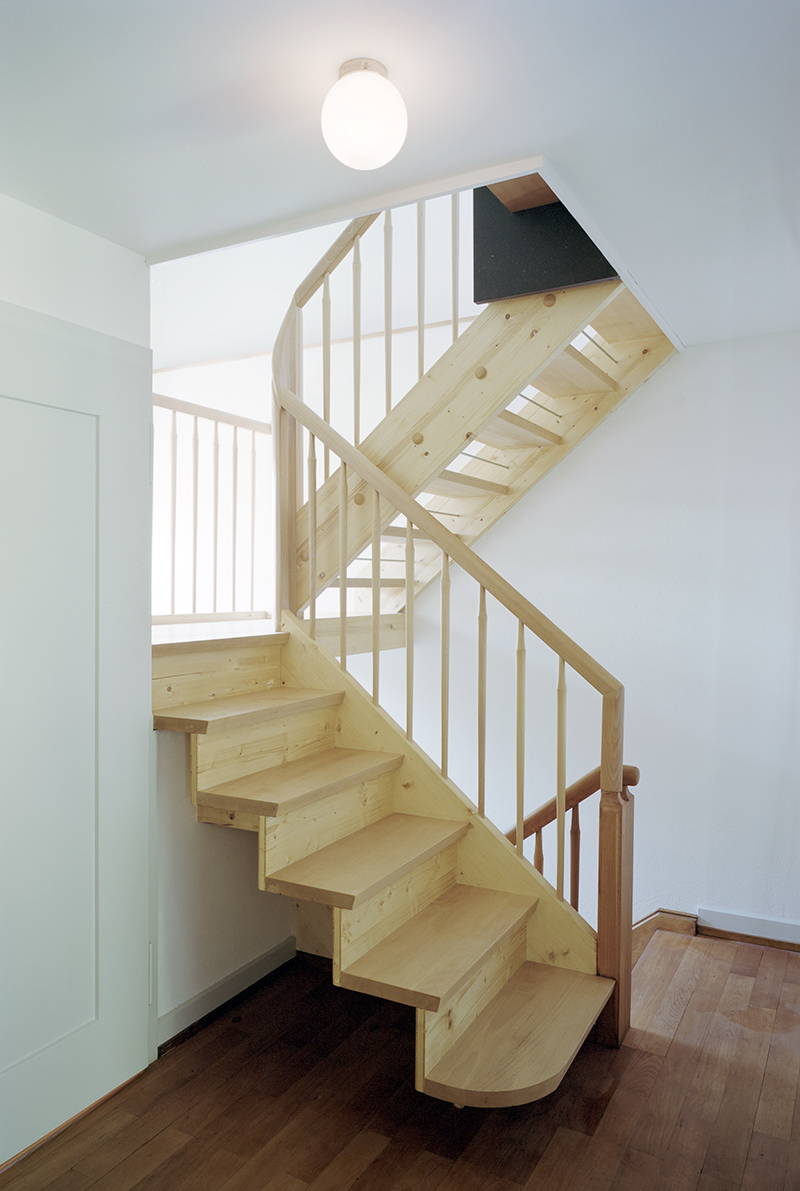 elias_leimbacher_architektur_reiheneinfamilienhaus_tannenweg_winterthur_projekt_treppe.jpg