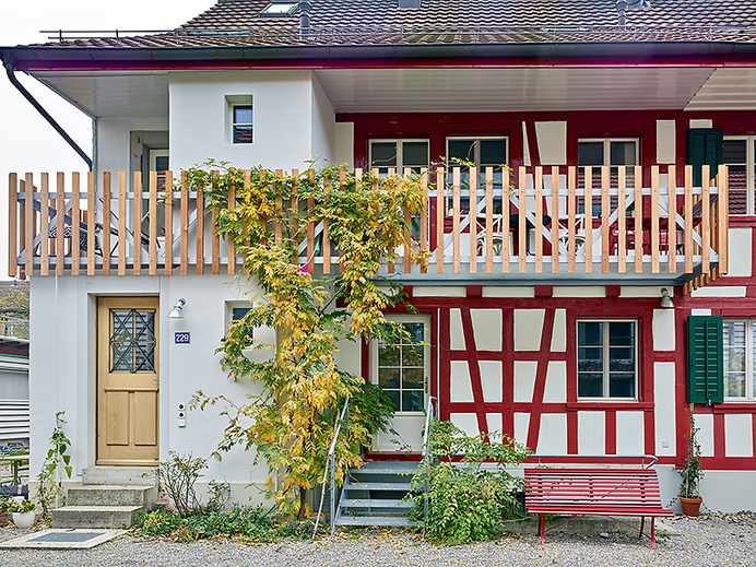 Die Stadt Winterthur benötigte im Transformations- und Neubaugebiet Neuhegi und für die sich entwickelnde Stadt ein öffentliches Gebäude mit Sporthalle und Primarschule. 